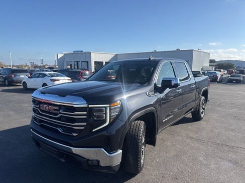 Used 2024 GMC Sierra 1500 SLT image 7