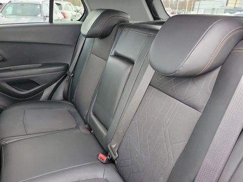 Used 2022 Chevrolet Trax LT w/ LT Convenience Package image 29