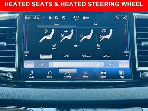 Used 2024 Chrysler Pacifica Touring-L FWD image 5