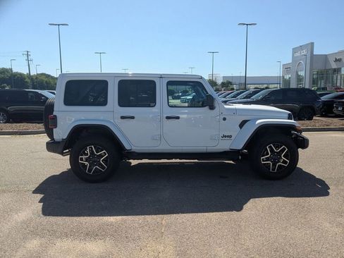 Used 2026 Jeep Wrangler Unlimited Sahara w/ Safety Group AWD/4WD image 6
