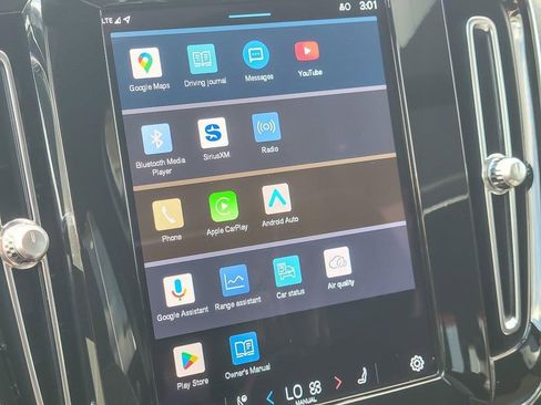 Used 2023 Volvo XC40 Recharge Ultimate w/ Protection Package Premier image 14