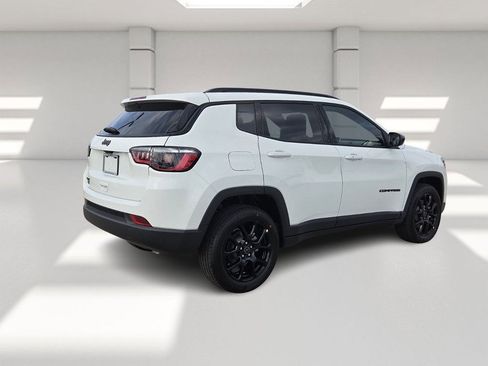 New 2026 Jeep Compass Latitude image 5