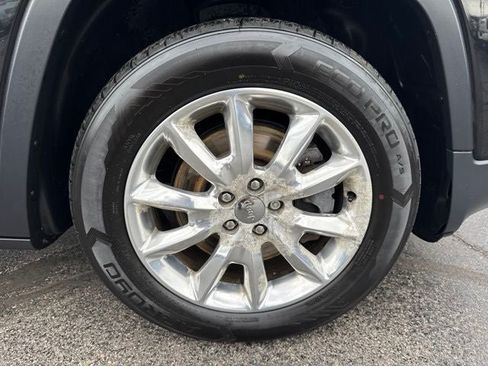 Used 2016 Jeep Cherokee Limited AWD/4WD image 30