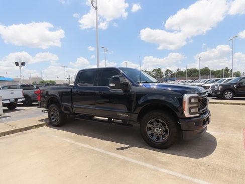 Used 2023 Ford F250 Lariat w/ Lariat Ultimate Package AWD/4WD image 7