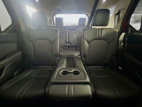 Used 2025 Honda Pilot Elite image 26