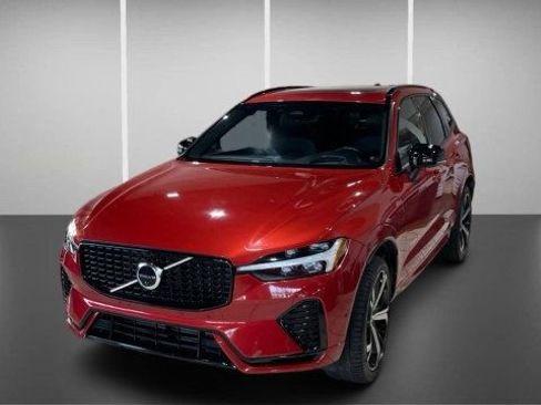 Used 2022 Volvo XC60 T8 R-Design w/ Advanced Package image 3