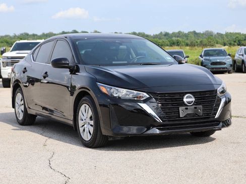 Used 2025 Nissan Sentra S FWD image 4