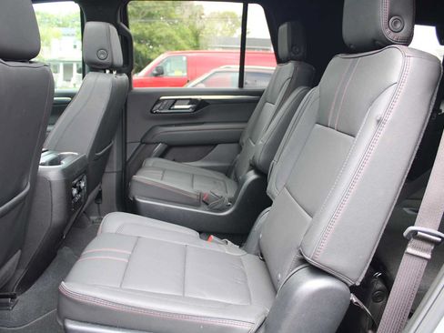 Used 2025 Chevrolet Tahoe RST w/ Comfort Package AWD/4WD image 7