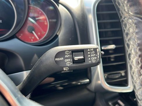 Used 2016 Porsche Cayenne GTS image 21