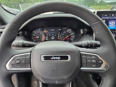 Used 2026 Jeep Compass Latitude AWD/4WD image 21
