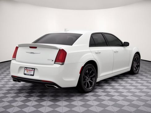 Used 2020 Chrysler 300 S RWD image 9