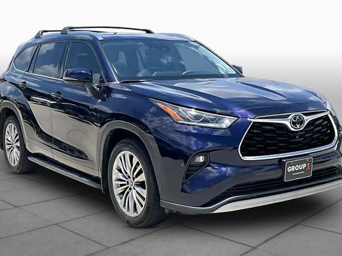 Used 2021 Toyota Highlander Platinum AWD/4WD image 3