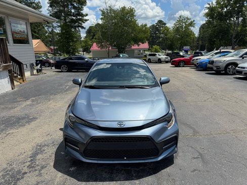 Used 2021 Toyota Corolla SE FWD image 3