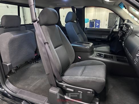 Used 2008 Chevrolet Silverado 2500 LT w/ Suspension Package, Off-Road AWD/4WD image 39