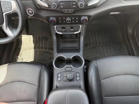 Used 2024 GMC Terrain SLT w/ Tech Package FWD image 26