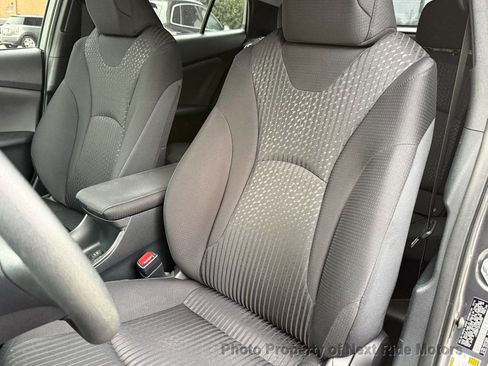 Used 2017 Toyota Prius image 9