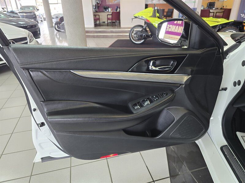 Used 2017 Nissan Maxima 3.5 SV FWD image 7