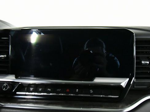 Used 2025 Chevrolet Silverado 3500 LTZ w/ LTZ Plus Package image 4