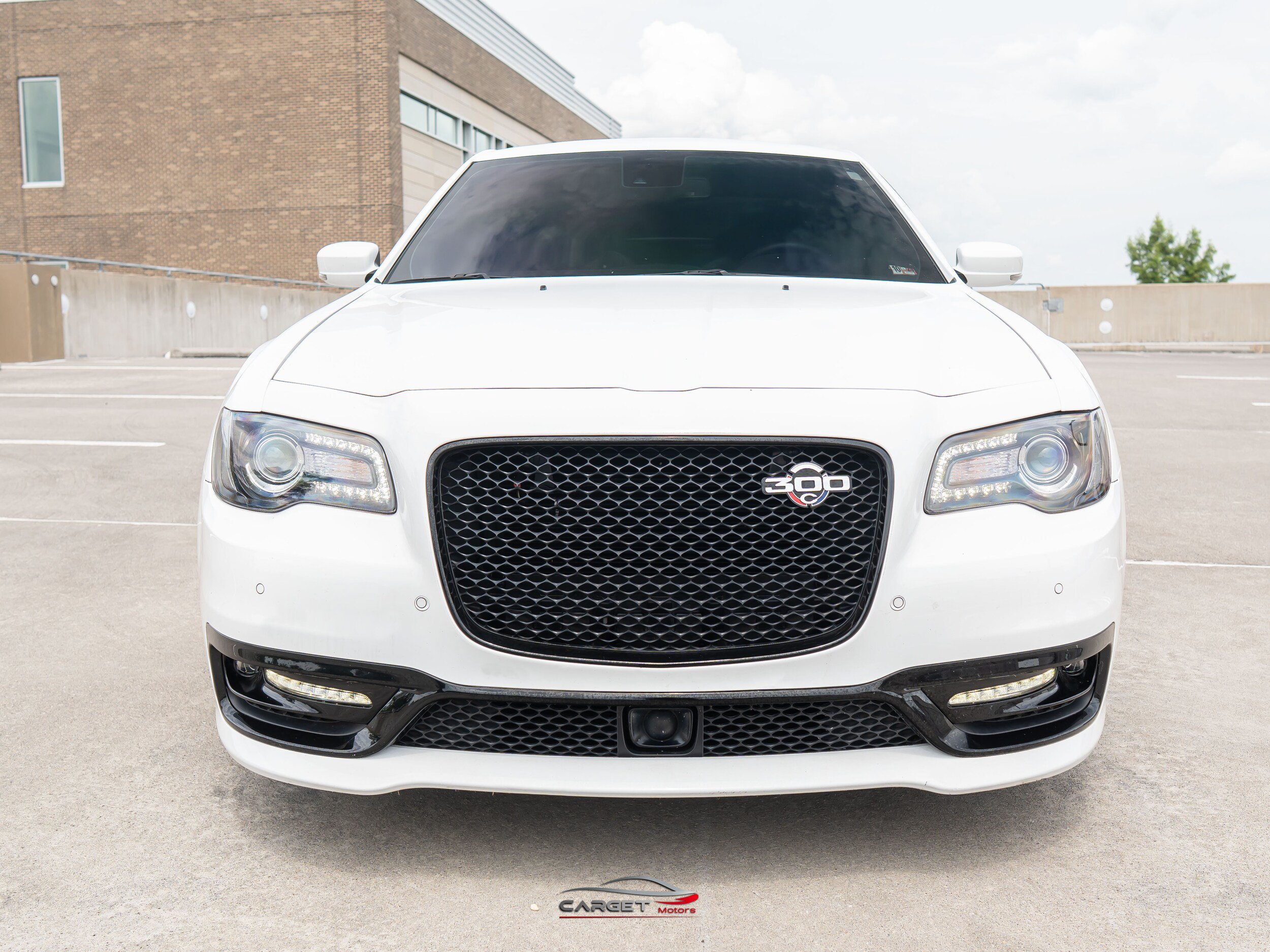 Used 2023 Chrysler 300 C RWD image 2