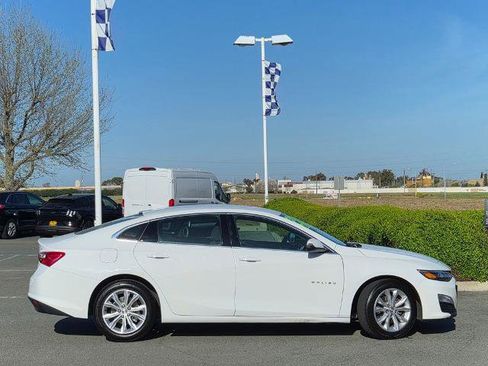 Used 2023 Chevrolet Malibu LT image 3