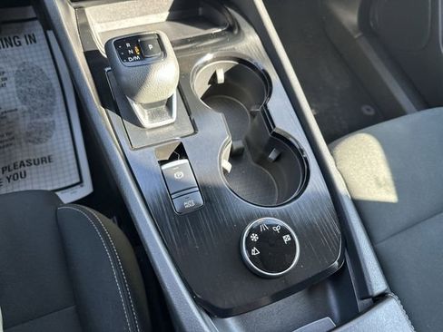 Used 2023 Nissan Rogue S image 22