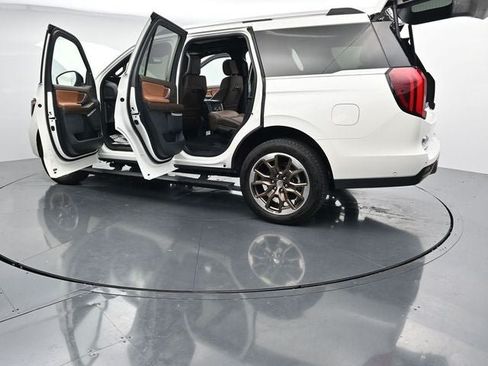 Certified 2025 Ford Expedition King Ranch AWD/4WD image 38