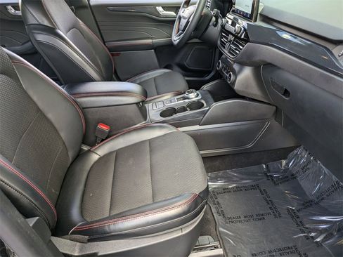 Used 2025 Ford Escape ST-Line image 30