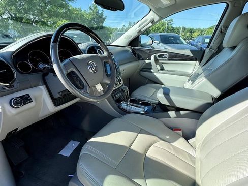 Used 2017 Buick Enclave Leather FWD image 19
