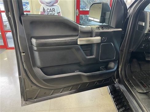 Used 2015 Ford F150 Lariat image 14