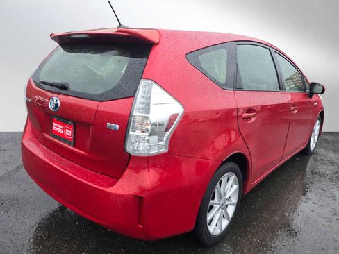 Used 2014 Toyota Prius V Five image 3