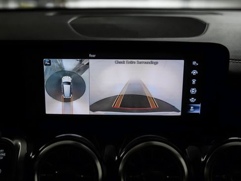 Certified 2022 Mercedes-Benz GLB 250 4MATIC w/ AMG Line image 22