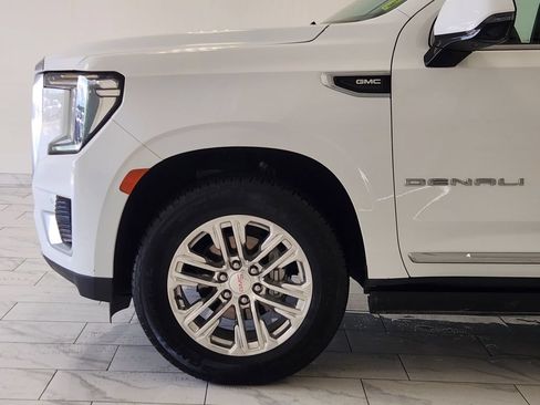 Used 2021 GMC Yukon Denali w/ Denali Premium Package AWD/4WD image 8