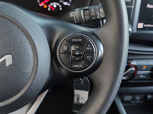 Used 2022 Kia Soul LX image 14