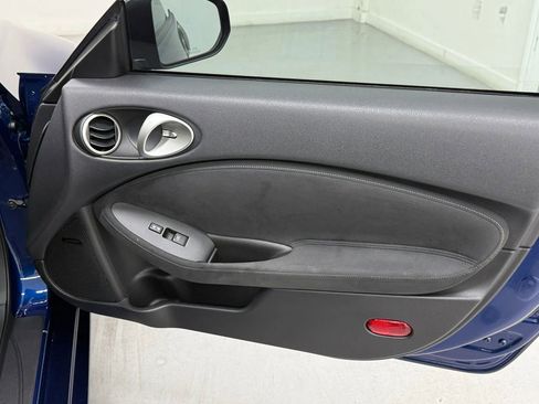 Used 2020 Nissan 370Z Touring Sport image 22