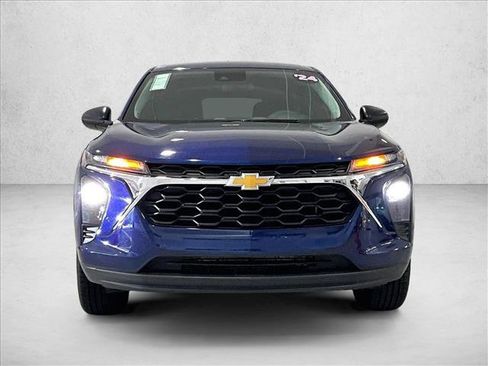 Used 2024 Chevrolet Trax LS FWD image 3