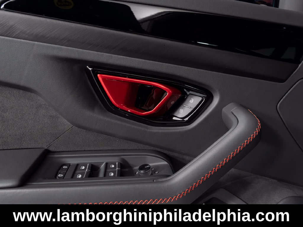 Used 2026 Lamborghini Urus SE AWD/4WD image 13