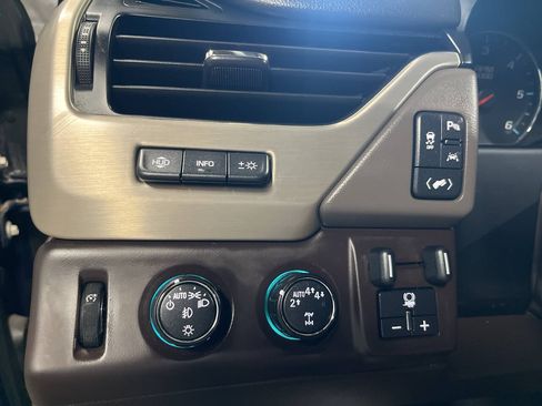 Used 2018 GMC Yukon Denali w/ Open Road Package AWD/4WD image 22