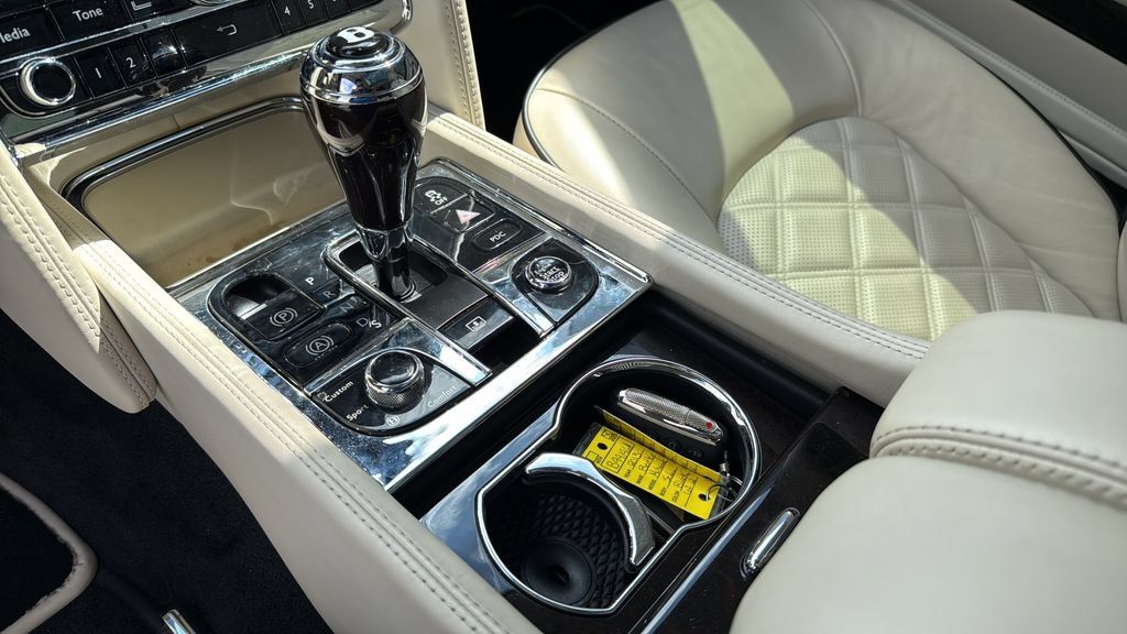 Used 2013 Bentley Mulsanne RWD image 50