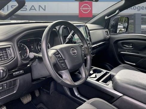 Used 2024 Nissan Titan SV w/ SV Convenience Package AWD/4WD image 14