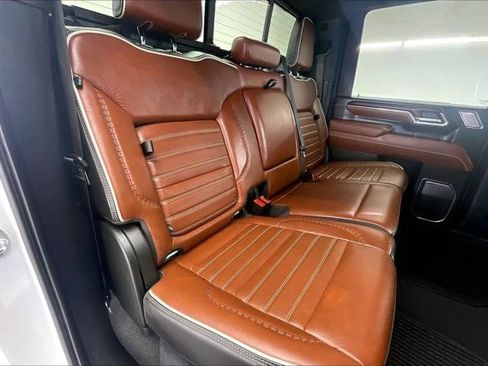 Used 2024 GMC Sierra 2500 Denali Ultimate AWD/4WD image 18