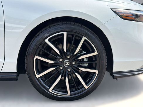 Used 2023 Honda Accord Touring image 12