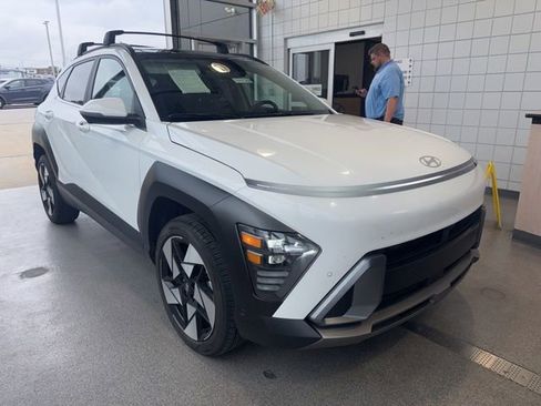Used 2025 Hyundai Kona Limited AWD/4WD image 2