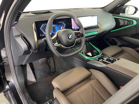 Used 2025 BMW X3 xDrive30i w/ Premium Package image 2