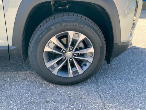 New 2026 Chevrolet Equinox LT w/ Convenience Package II image 9