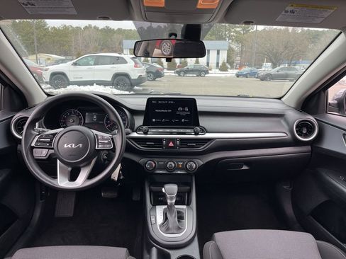 Used 2024 Kia Forte LXS image 8