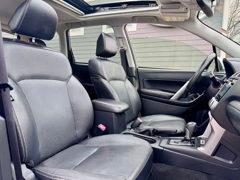 Used 2016 Subaru Forester 2.5i Touring w/ Eyesight & Navigation System image 17