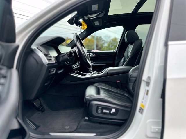 Used 2023 BMW X5 xDrive40i w/ Premium Package AWD/4WD image 11