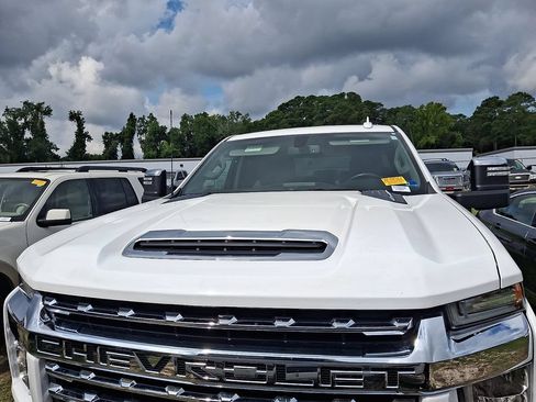 Used 2022 Chevrolet Silverado 2500 LTZ w/ Safety Package AWD/4WD image 3