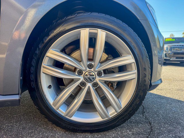 Used 2018 Volkswagen Passat 2.0T SEL Premium FWD image 22