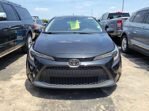 Used 2021 Toyota Corolla LE FWD image 2